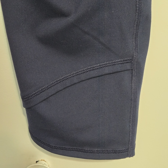 Old Navy Navy Active High-Rise Go-Dry Leggings - Picture 4 of 6